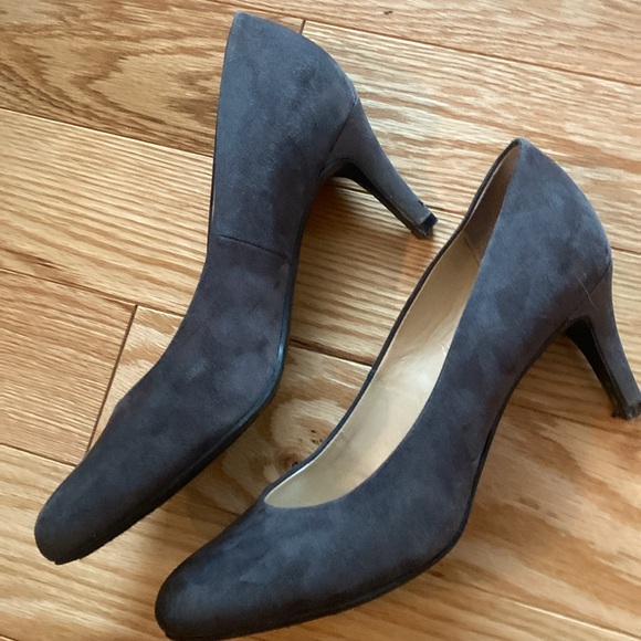 Dark gray heels - Picture 5 of 13